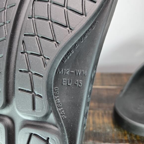 Oofos Ooahh Mens Size 12 Recovery Slip-On Comfort Flip Flops Sandals Black - Picture 10 of 11